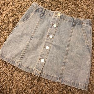 💜2 FOR $10💜 NWOT Buttoned Denim Skirt Forever 21